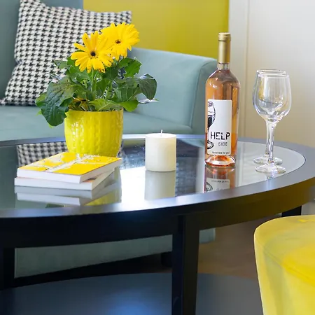 Sunflower By Rv Apartment *